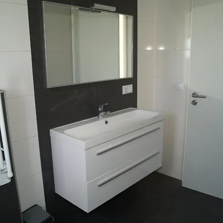 Chalet Modern Located In The Achterhoek Lochem